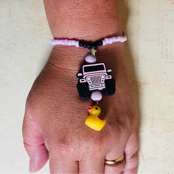 Silicone 4x4 Jeep Duck Rearview Mirror Charm-Keychain-Bag Charm-Beaded Bracelet - Picture 6 of 7